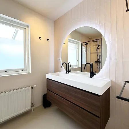 Charmante Vakantiewoning Aan Zee * 우도르프
