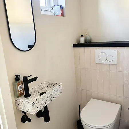 펜션 Charmante Vakantiewoning Aan Zee *