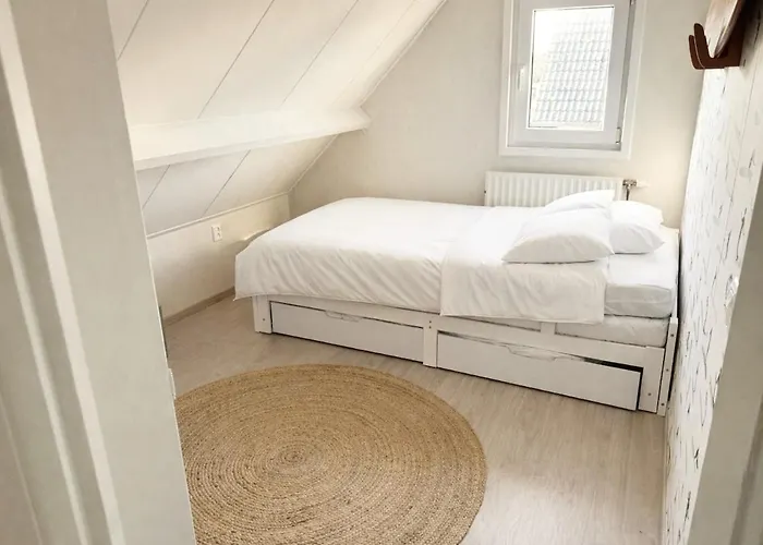 Дом отдыха Charmante Vakantiewoning Aan Zee *