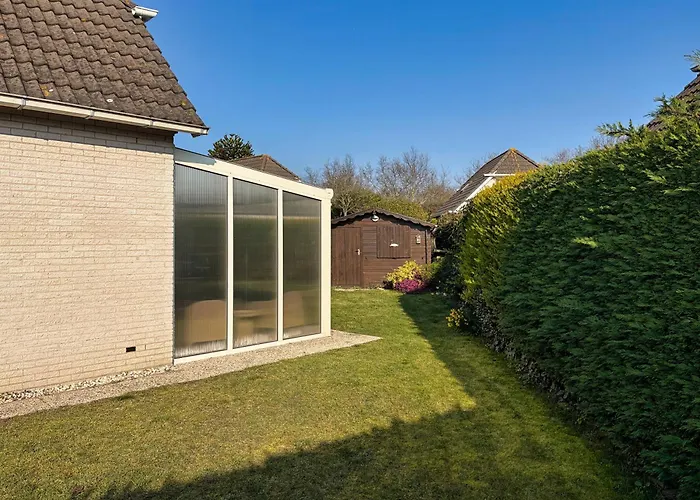 Charmante Vakantiewoning Aan Zee *