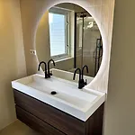 Holiday home Charmante Vakantiewoning Aan Zee