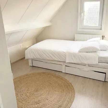 度假居 Charmante Vakantiewoning Aan Zee *